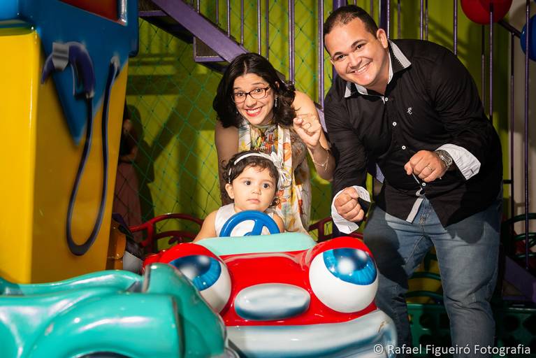 Crianca sorindo gargalhada rosa monster hi festa infantil fotografia infantil fotografo recife