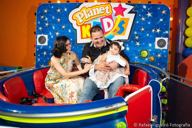 Crianca sorindo gargalhada rosa monster hi festa infantil fotografia infantil fotografo recife