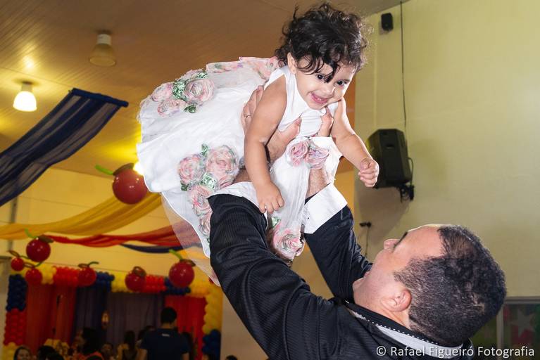 Crianca sorindo gargalhada rosa monster hi festa infantil fotografia infantil fotografo recife