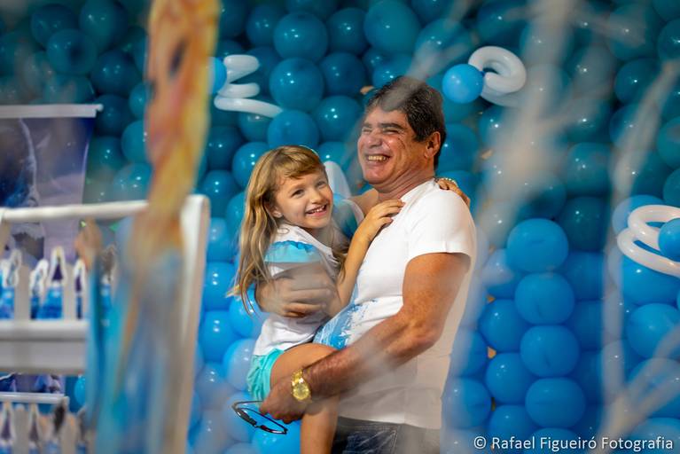 Crianca sorindo gargalhada rosa monster hi festa infantil fotografia infantil fotografo recife