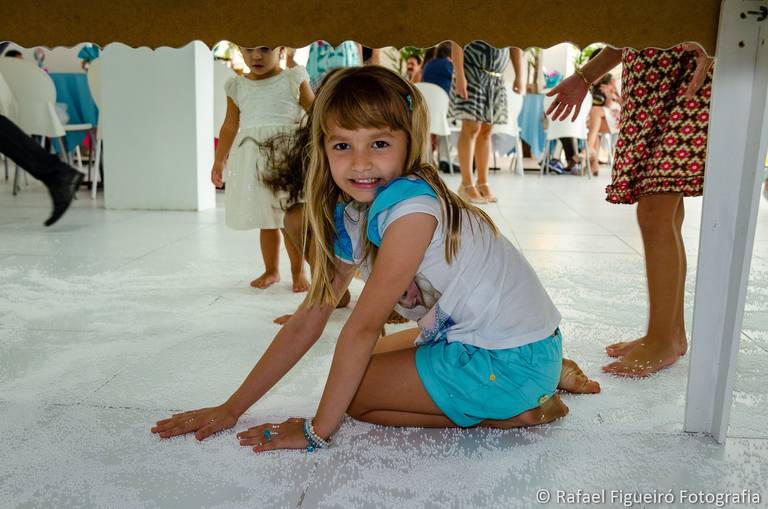 Crianca sorindo gargalhada rosa monster hi festa infantil fotografia infantil fotografo recife