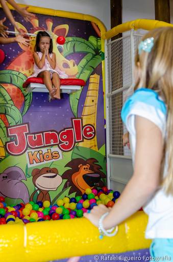 Crianca sorindo gargalhada rosa monster hi festa infantil fotografia infantil fotografo recife