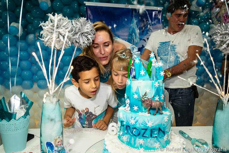 Crianca sorindo gargalhada rosa monster hi festa infantil fotografia infantil fotografo recife