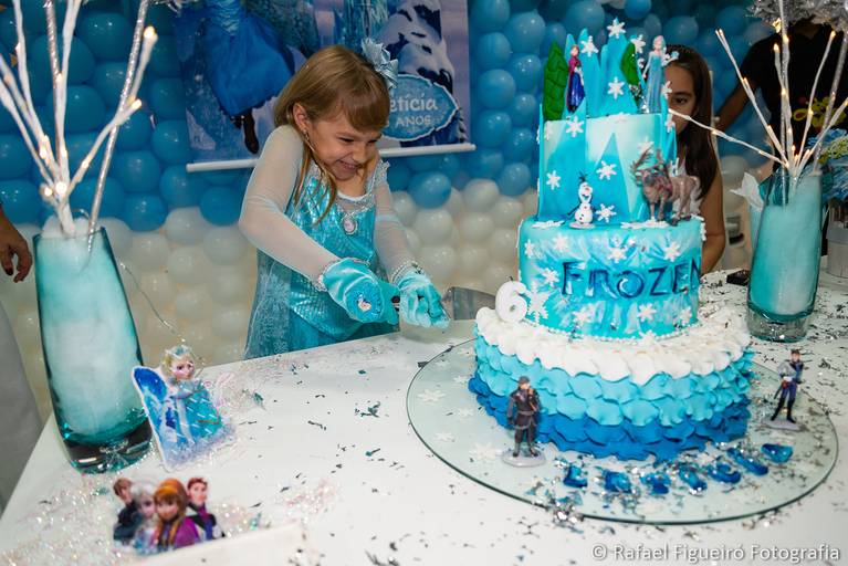 Crianca sorindo gargalhada rosa monster hi festa infantil fotografia infantil fotografo recife