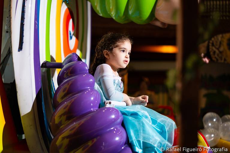 Crianca sorindo gargalhada rosa monster hi festa infantil fotografia infantil fotografo recife