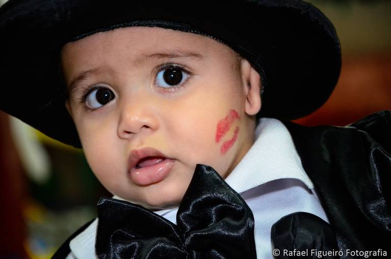 Crianca sorindo gargalhada rosa monster hi festa infantil fotografia infantil fotografo recife