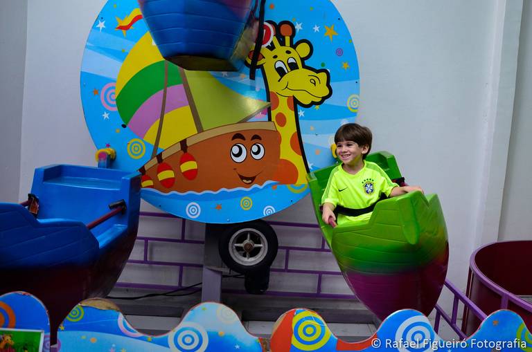 Crianca sorindo gargalhada rosa monster hi festa infantil fotografia infantil fotografo recife