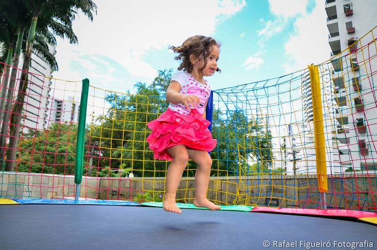 Crianca sorindo gargalhada rosa monster hi festa infantil fotografia infantil fotografo recife