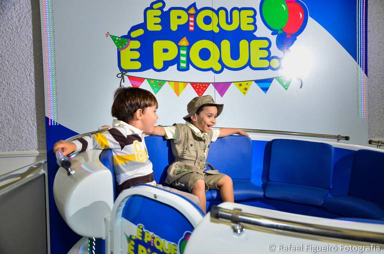 Crianca sorindo gargalhada rosa monster hi festa infantil fotografia infantil fotografo recife