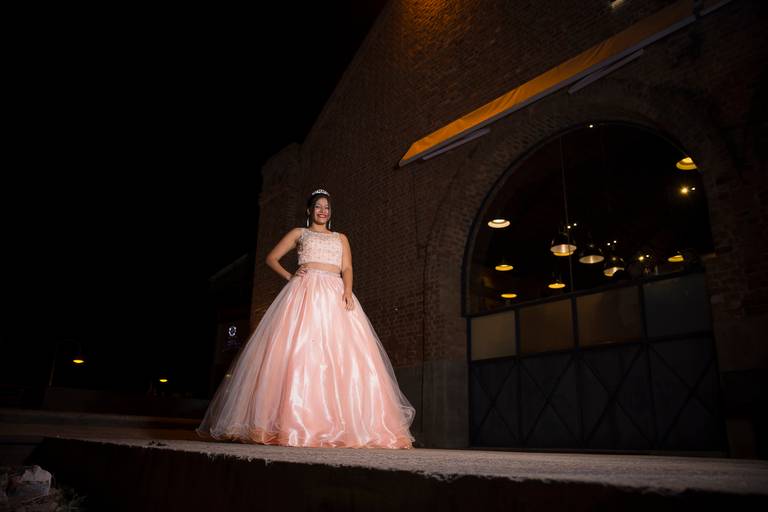 El momento de lucir el vestido es único como la fiesta.