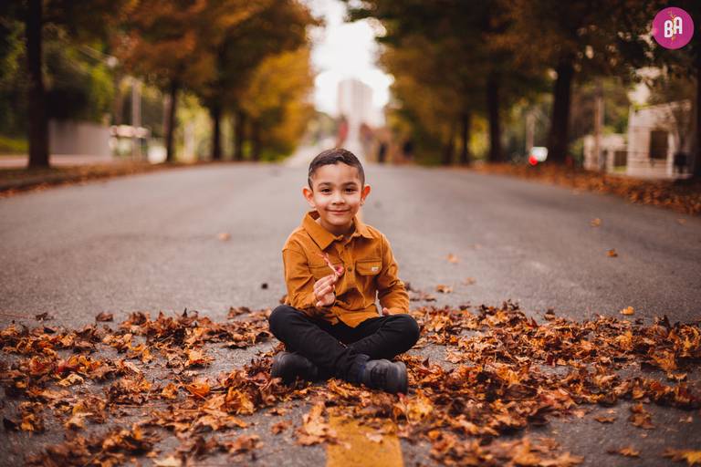 Fotografa Familia Curitiba - Ensaio externo Outono Canaleta bosque 