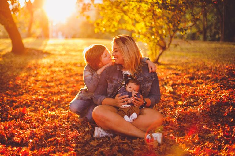 Fotografa Familia Curitiba - Ensaio externo Outono Canaleta bosque 