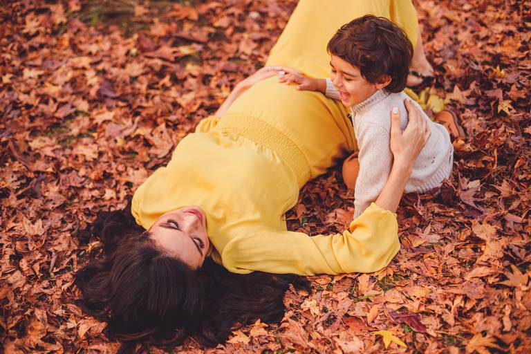 Fotografa Familia Curitiba - Ensaio externo Outono Canaleta bosque 