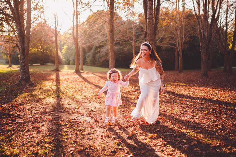 Fotografa Familia Curitiba - Ensaio externo Outono Canaleta bosque 