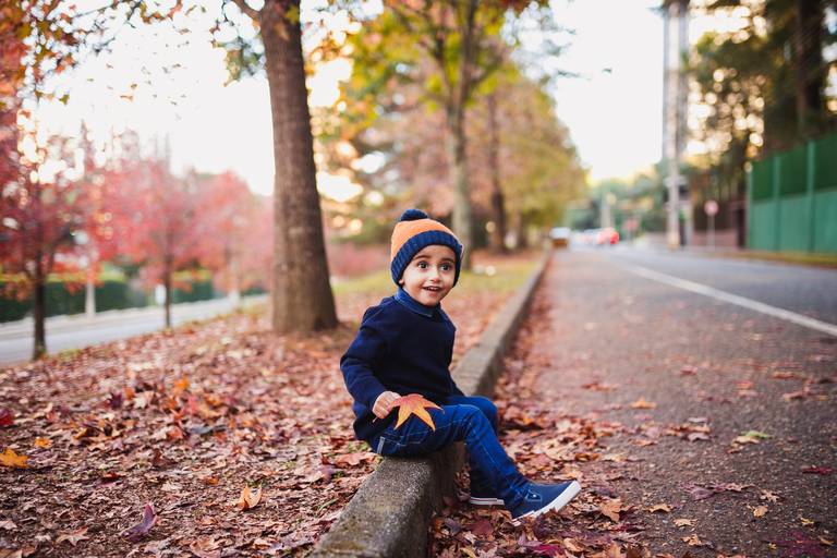 Fotografa Familia Curitiba - Ensaio externo Outono Canaleta bosque 