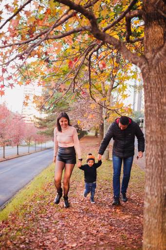 Fotografa Familia Curitiba - Ensaio externo Outono Canaleta bosque 