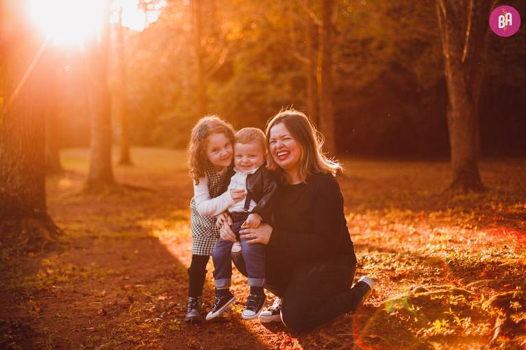 Fotografa Familia Curitiba - Ensaio externo Outono Canaleta bosque 