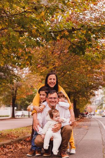 Fotografa Familia Curitiba - Ensaio externo Outono Canaleta bosque 