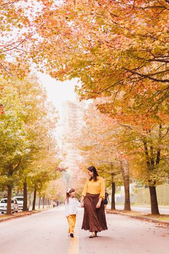 Fotografa Familia Curitiba - Ensaio externo Outono Canaleta bosque 