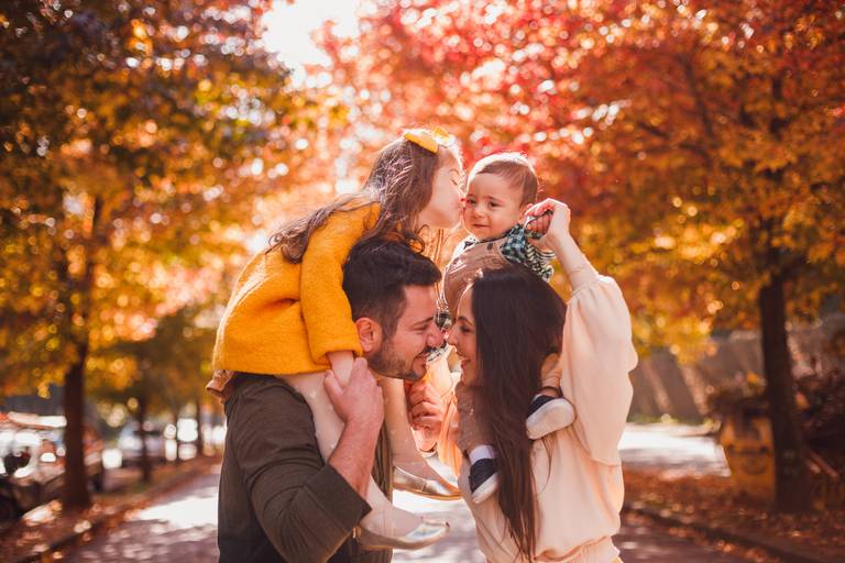 Fotografa Familia Curitiba - Ensaio externo Outono Canaleta bosque 