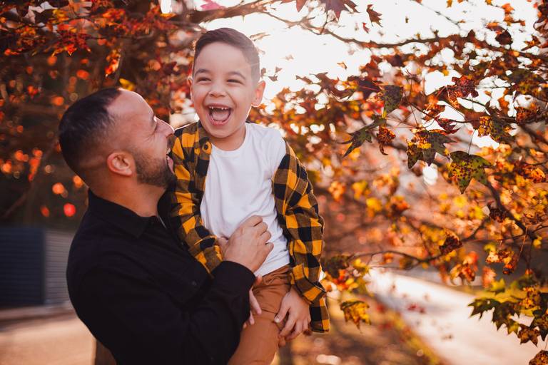 Fotografa Familia Curitiba - Ensaio externo Outono Canaleta bosque 