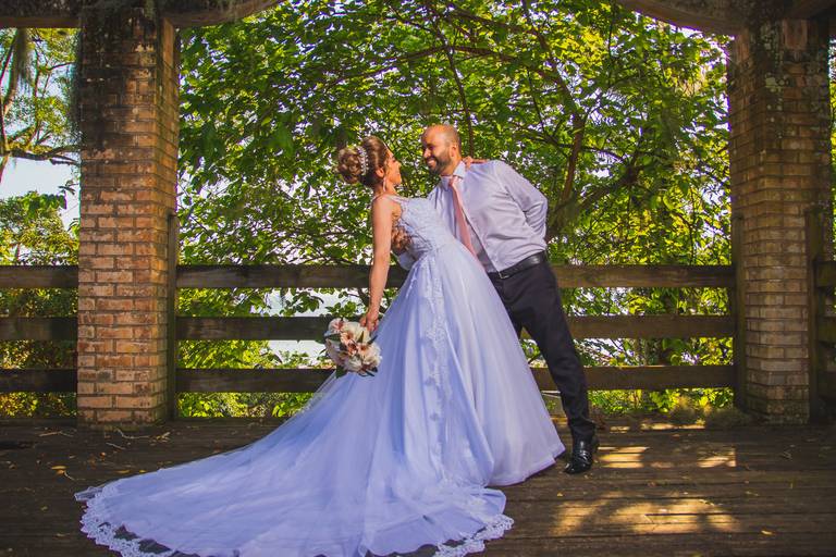 Fotografia - Ensaio de Casal, feito na praia de Santo Antônio de Lisboa no norte da Ilha de Florianópolis 