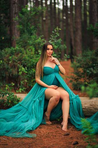 Ensaio Fotográfico de Gestante em Florianópolis no Bosque do Moçambique Vestido Glamur