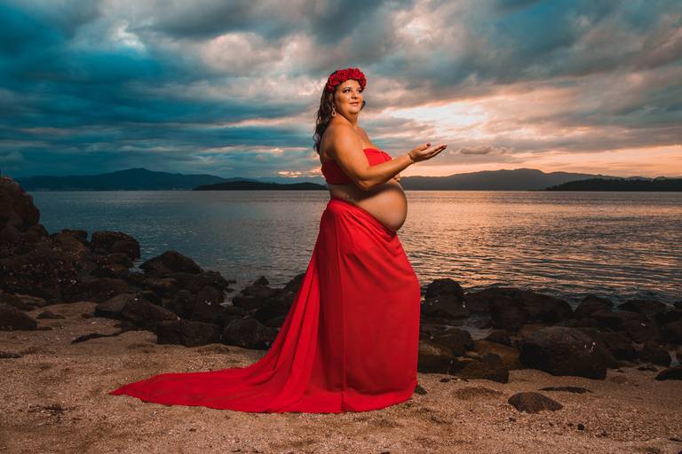 Ensaio Fotográfico Gestante na Praia Ponta do Sambaqui
