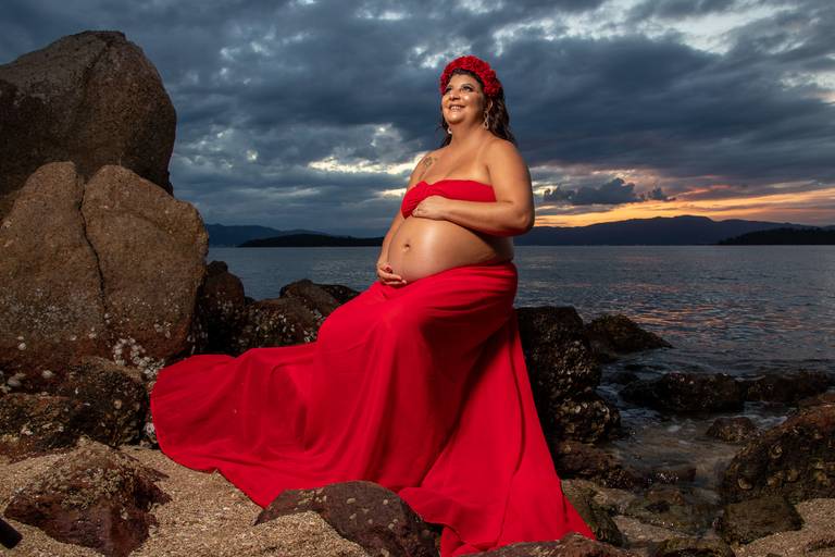 Ensaio Fotográfico Gestante na Praia Ponta do Sambaqui