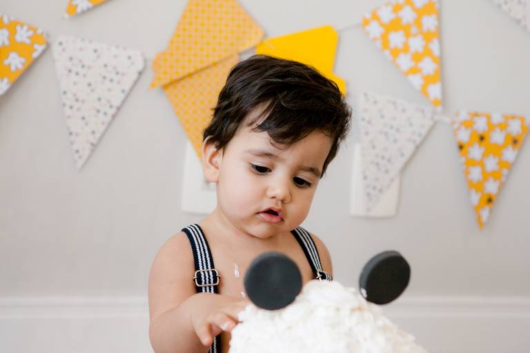 smash the cake de menino, mickey, bolo cupcake do mickey, cake smash, smash the cake em estúdio, estúdio em alphaville, barueri, santana de parnaiba, são paulo