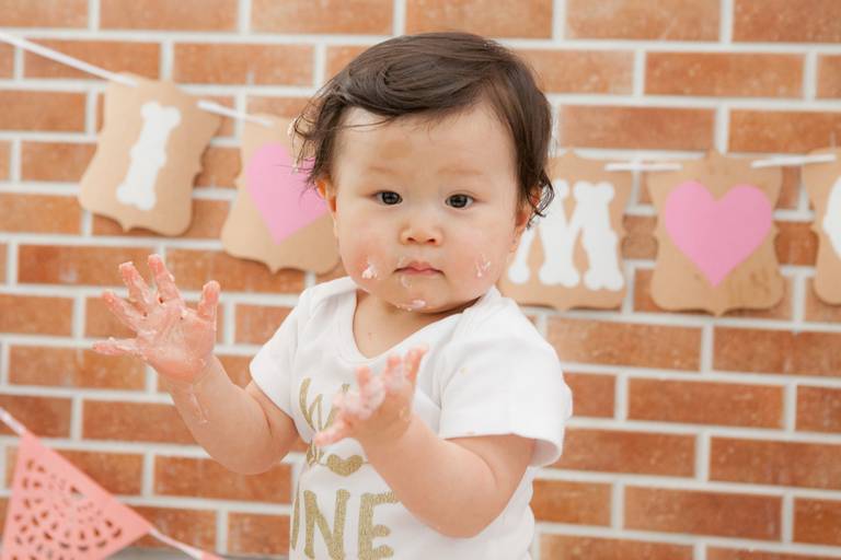smash the cake de menina, decoração smash the cake clean, bolo rosa, cake smash, smash the cake em casa, brooklyn, zona sul, são paulo