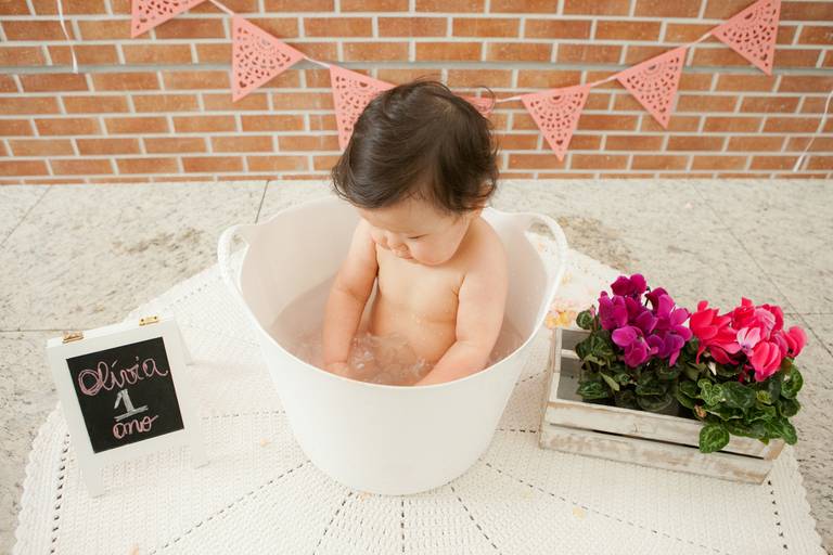 banho, clean up, smash the cake de menina, decoração smash the cake clean, bolo rosa, cake smash, smash the cake em casa, brooklyn, zona sul, são paulo