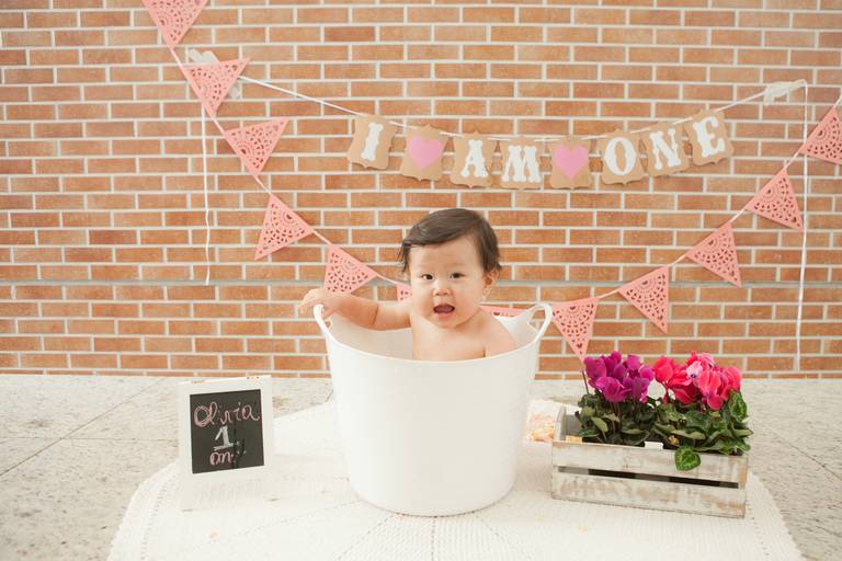 banho, clean up, smash the cake de menina, decoração smash the cake clean, bolo rosa, cake smash, smash the cake em casa, brooklyn, zona sul, são paulo