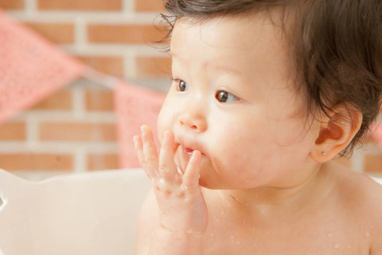 banho, clean up, smash the cake de menina, decoração smash the cake clean, bolo rosa, cake smash, smash the cake em casa, brooklyn, zona sul, são paulo