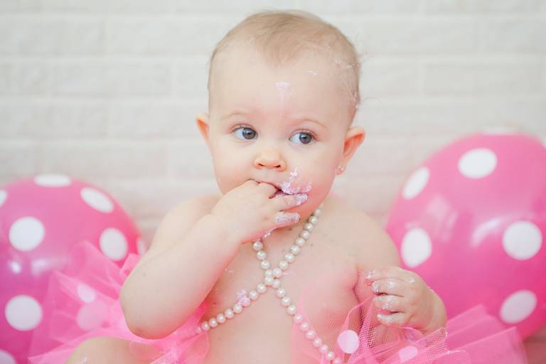  smash the cake de menina, decoração smash the cake minnie, bolo rosa, cake smash, smash the cake em casa, parque continental, parque dos principes, osasco, zona oeste, são paulo