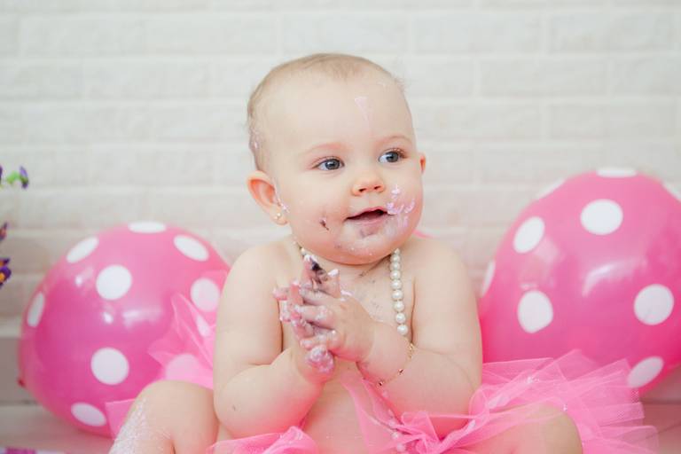  smash the cake de menina, decoração smash the cake minnie, bolo rosa, cake smash, smash the cake em casa, parque continental, parque dos principes, osasco, zona oeste, são paulo