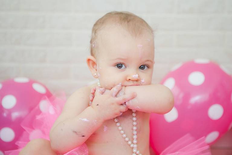  smash the cake de menina, decoração smash the cake minnie, bolo rosa, cake smash, smash the cake em casa, parque continental, parque dos principes, osasco, zona oeste, são paulo