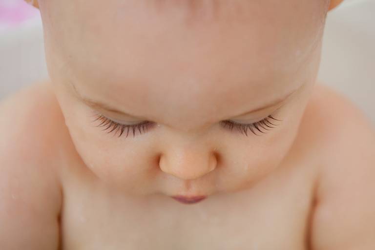 banho, clean up, smash the cake de menina, decoração smash the cake minnie, bolo rosa, cake smash, smash the cake em casa, parque continental, parque dos principes, osasco, zona oeste, são paulo