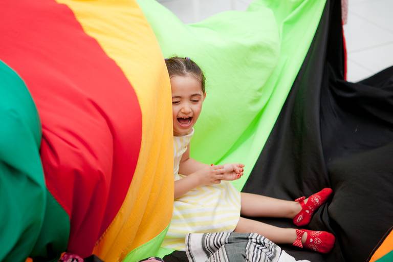 menina brincando em sua festa de 3 anos no Buffet Spazio Reale em Moema, Zona Sul, São Paulo