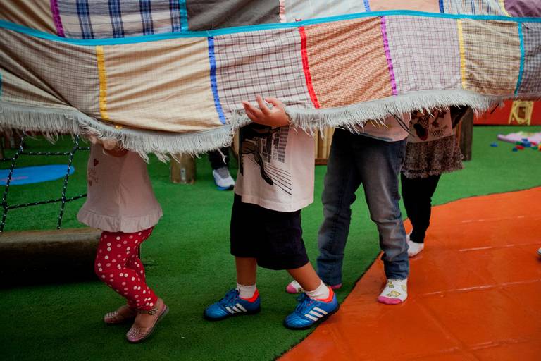 crianças brincando no Buffet Casa Tupiniquim, buffet lúdico, alternativo na Vila Madalena, Zona Oeste, São Paulo.