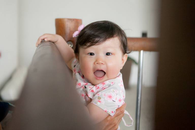 menina brincando e sorrindo em seu aniversário de 1 ano, festa realizada em sua residencia no Brooklyn, zona sul, são paulo