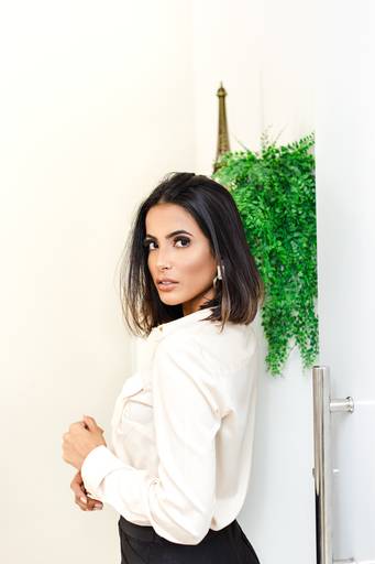 Bruna Trindade (Designer de sobrancelhas)