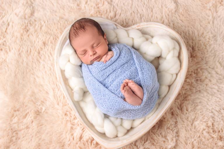 ensaio na gamela de formato coração em estudio