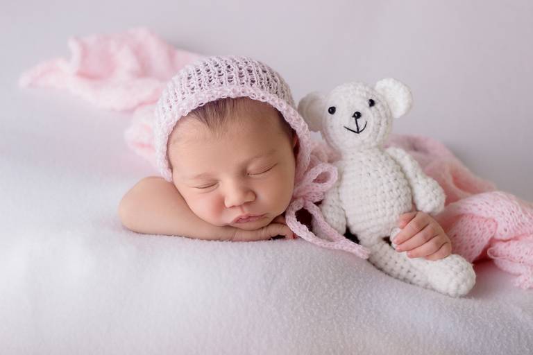 recém-nascida em foto feita em estúdio em bh