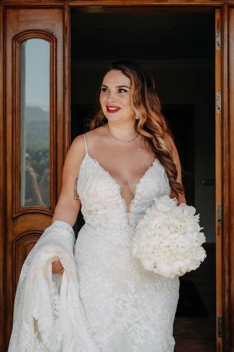 Noiva batom vermelho, pestanas postiças, maquilhagem à prova de água, resistente