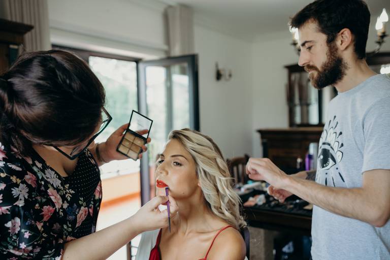 noiva batom vermelho