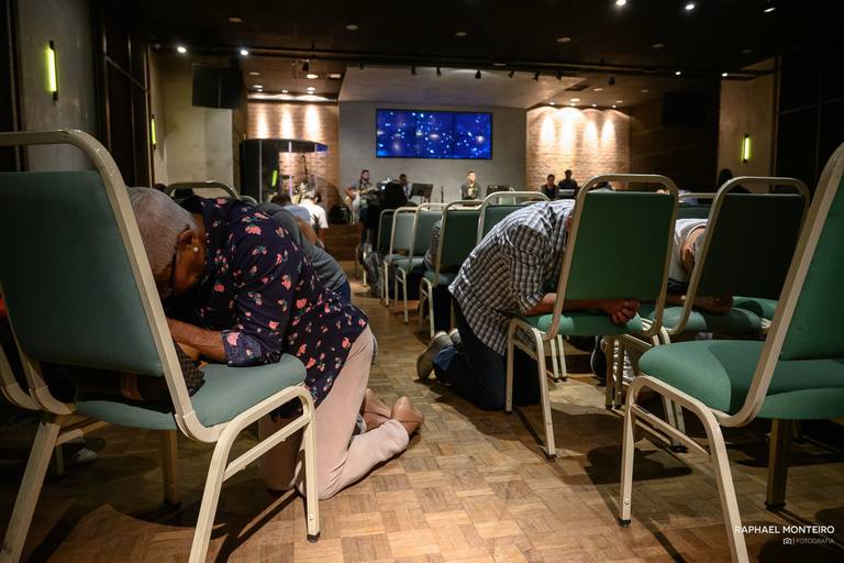 Igreja Plena Icaraí, reunião de oração