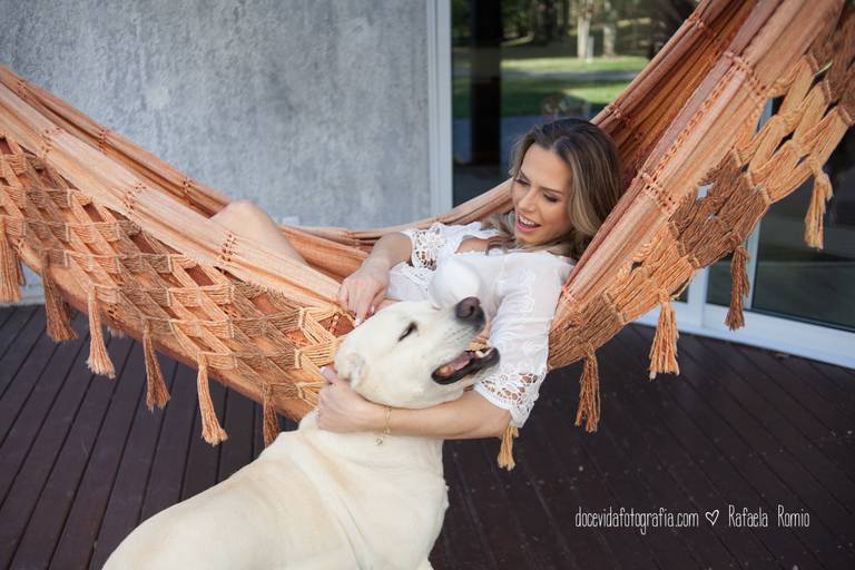 FOTO ENSAIO GESTANTE GRÁVIDA E CACHORRO 
 CAXIAS DO SUL-RS