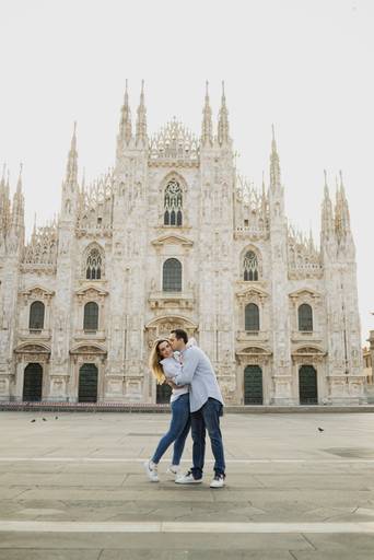 ensaio romântico no centro histórico de milão