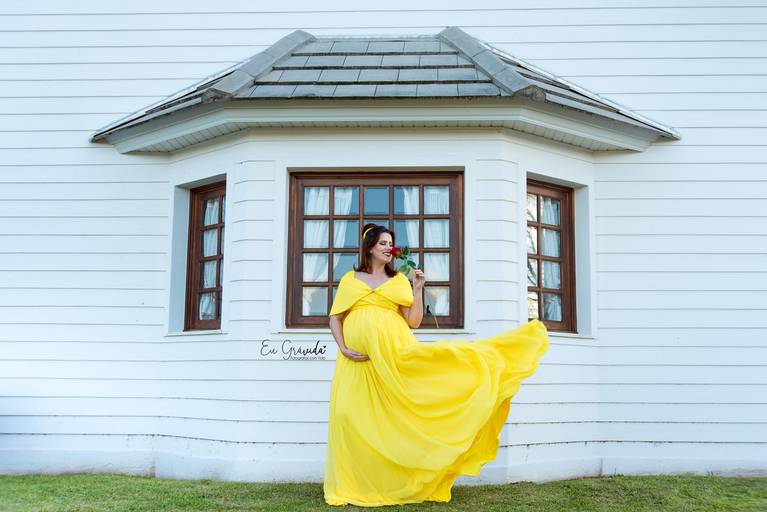 Ensaio de gestante temático, princesas da Disney: Bela Adormecida em locação externa Castelo da Serra/Piraquara
